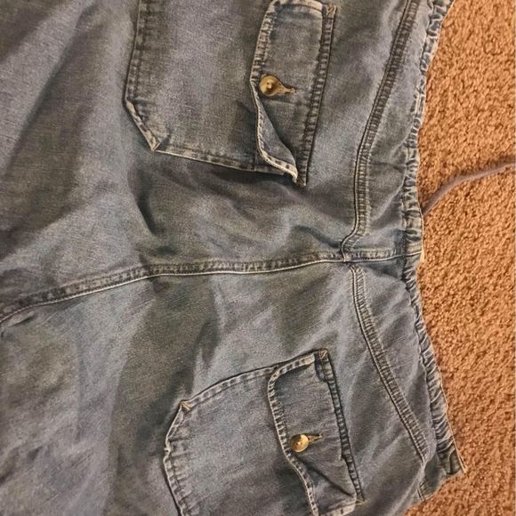 Women’s light colored jean shorts size 16w lightweight - Picture 4 of 5